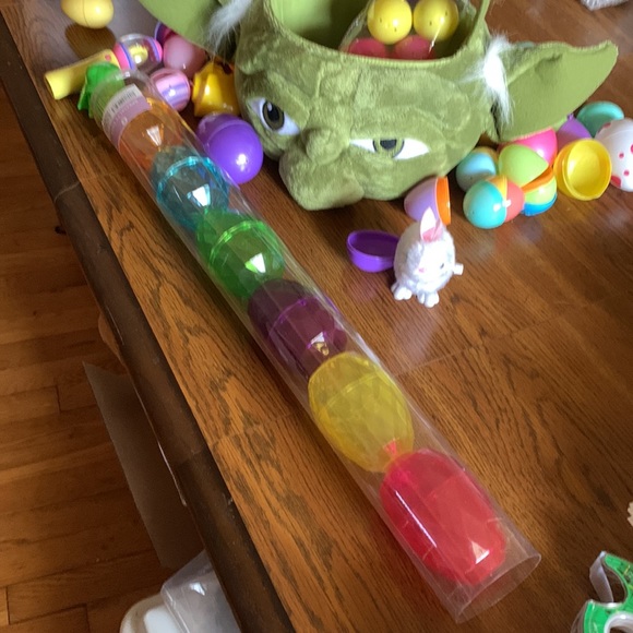 Yoda Easter Egg Basket with used and New plastic Eggs - Picture 5 of 5